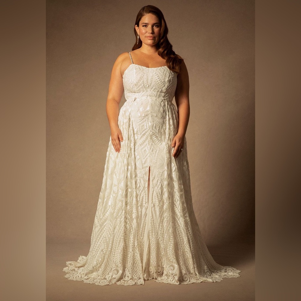 Absolutely stunning bridal gown with full overskirt. NWT!